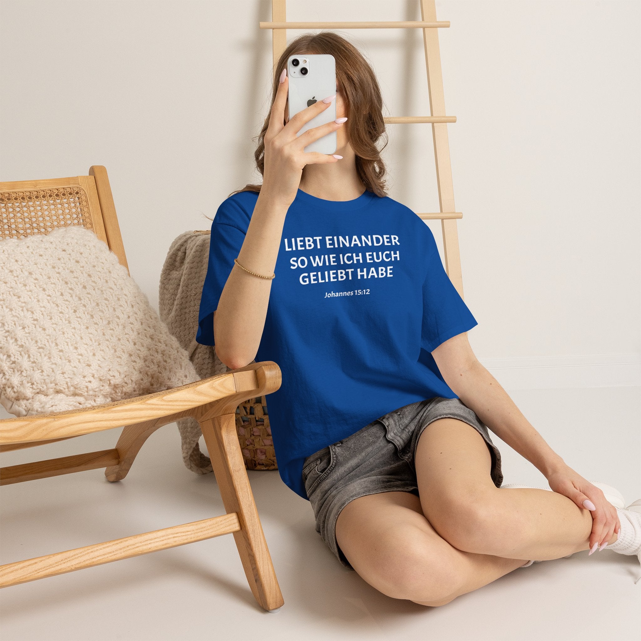 ,,Liebt einander so wie ich euch geliebt habe,, Johannes: 15,12 T-Shirt